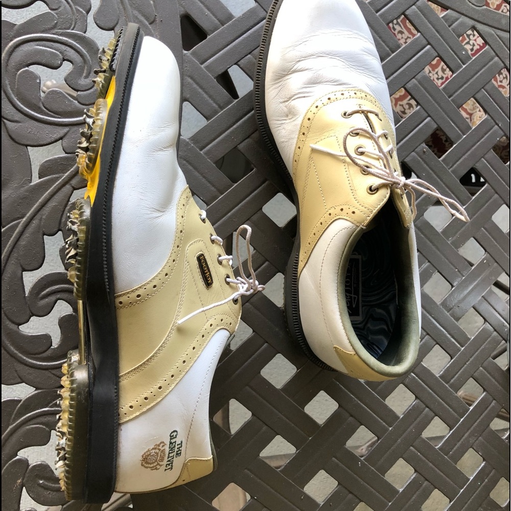 Golf shoes. Dry joy